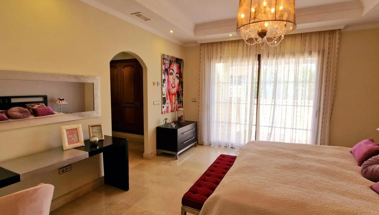 Family Friendly Villa Next To Puerto Banus Marbella