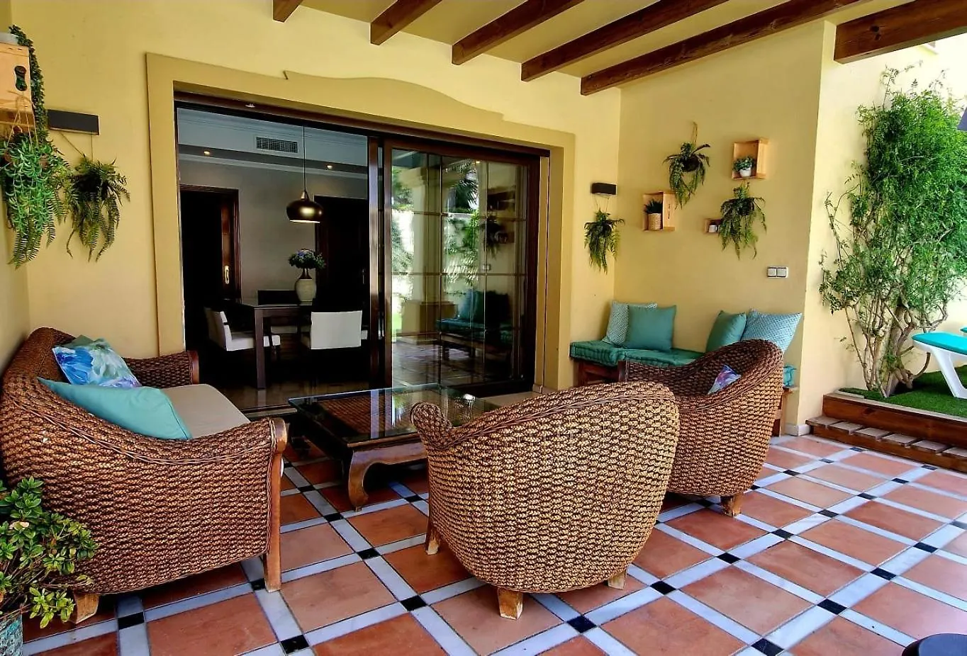 Family Friendly Villa Next To Puerto Banus Marbella