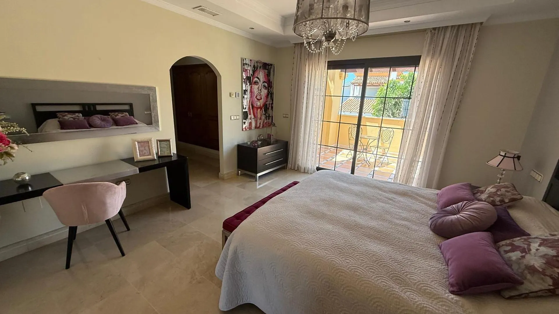 Family Friendly Villa Next To Puerto Banus Marbella